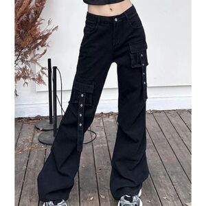 Multi Pocket Eyelet Design Cargo Jeans